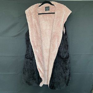 NWOT Super Soft Teddy Vest Hoodie with POCKETS!